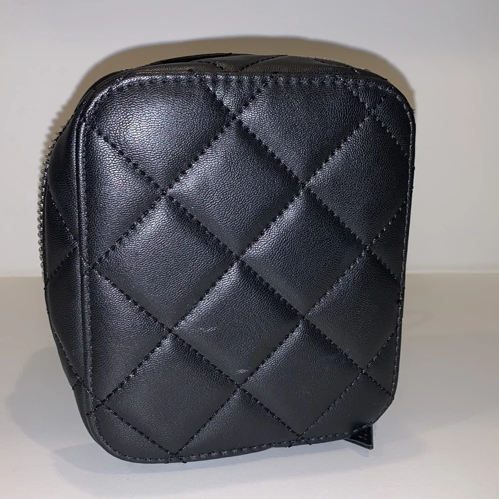 Trish McEvoy Black Quilted Planner Makeup Case‎
